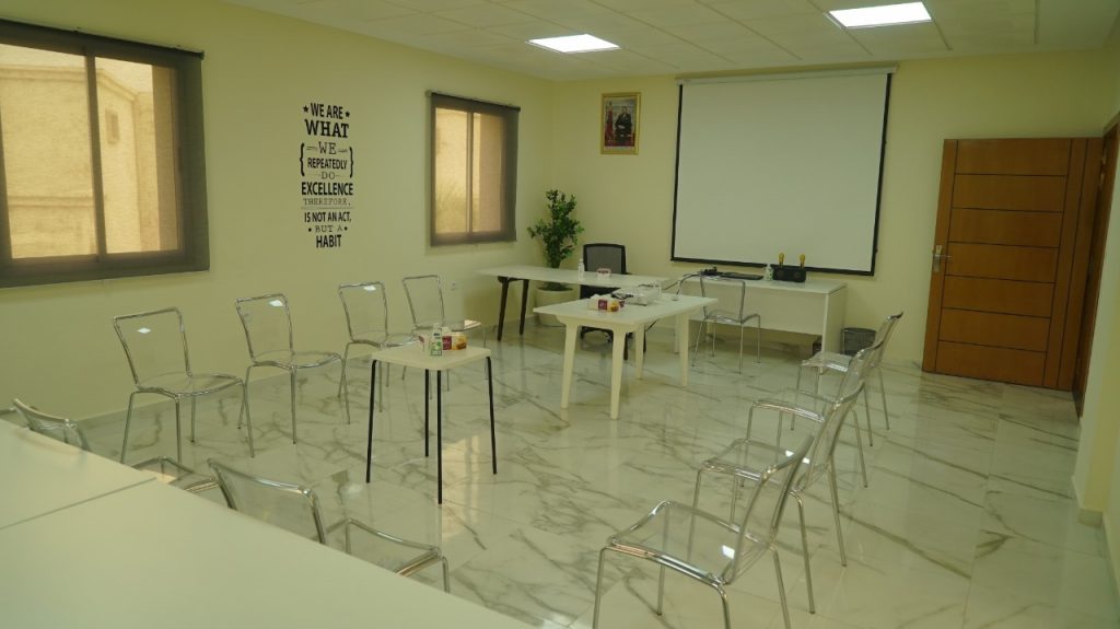 La mise en place des mesures sanitaires spécifiques liées au COVID-19 à la plateforme des Jeunes de Sidi Kacem.