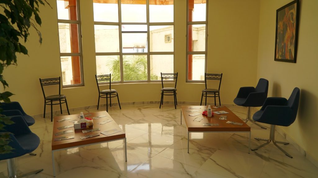 La mise en place des mesures sanitaires spécifiques liées au COVID-19 à la plateforme des Jeunes de Sidi Kacem.