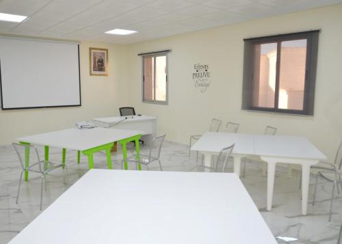 السيد الحبيب ندير عامل إقليم سيدي قاسم يترأس افتتاح منصة للشباب بمدينة سيدي قاسم